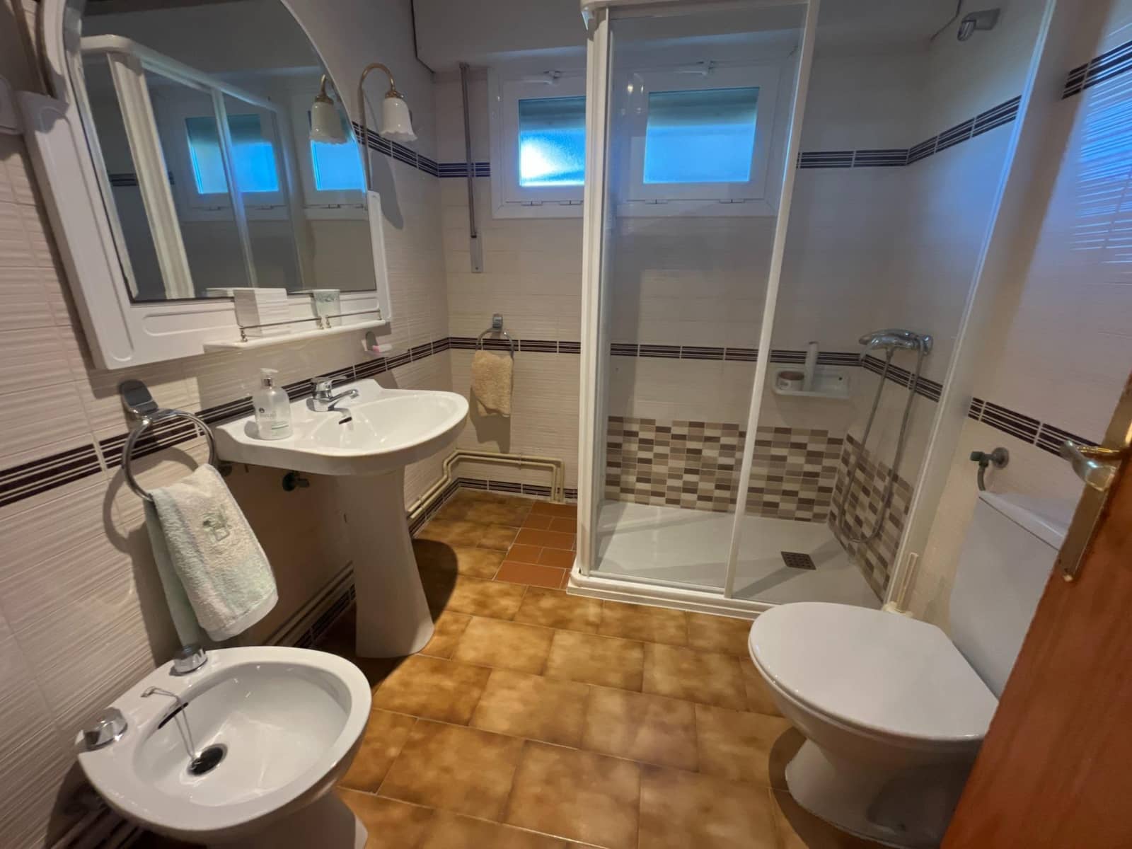 Chalet de 6 habitaciones en Tudela de Duero en venta con piscina garaje - 620.000 € (Ref: 10184853)