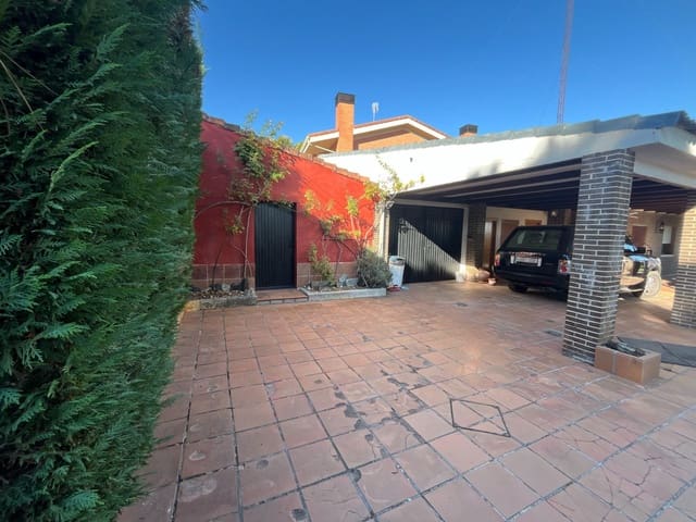 Chalet de 6 habitaciones en Tudela de Duero en venta con piscina garaje - 620.000 € (Ref: 10184853)