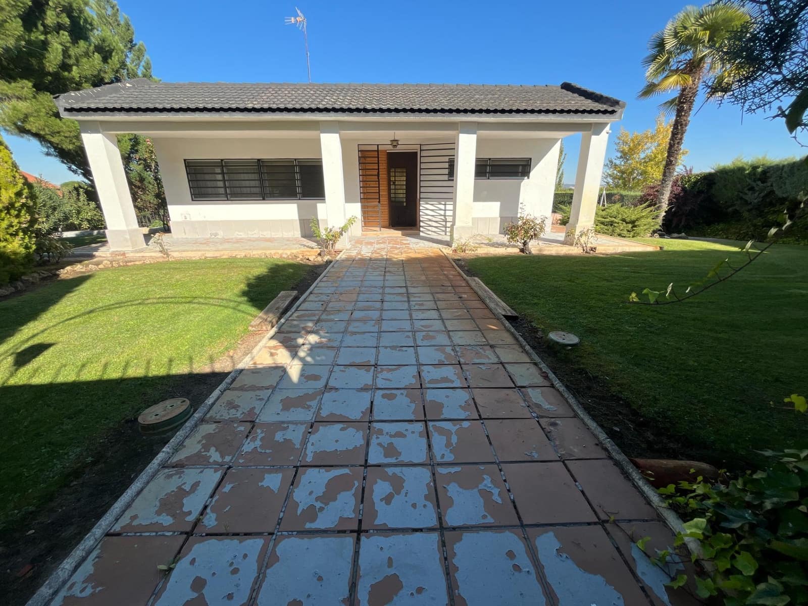 Chalet de 6 habitaciones en Tudela de Duero en venta con piscina garaje - 620.000 € (Ref: 10184853)