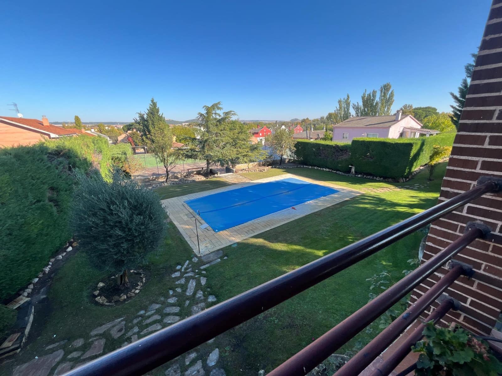 Chalet de 6 habitaciones en Tudela de Duero en venta con piscina garaje - 620.000 € (Ref: 10184853)