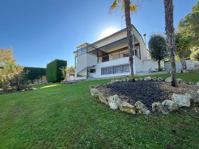 Chalet de 6 habitaciones en Tudela de Duero en venta con piscina garaje - 620.000 € (Ref: 10184853)
