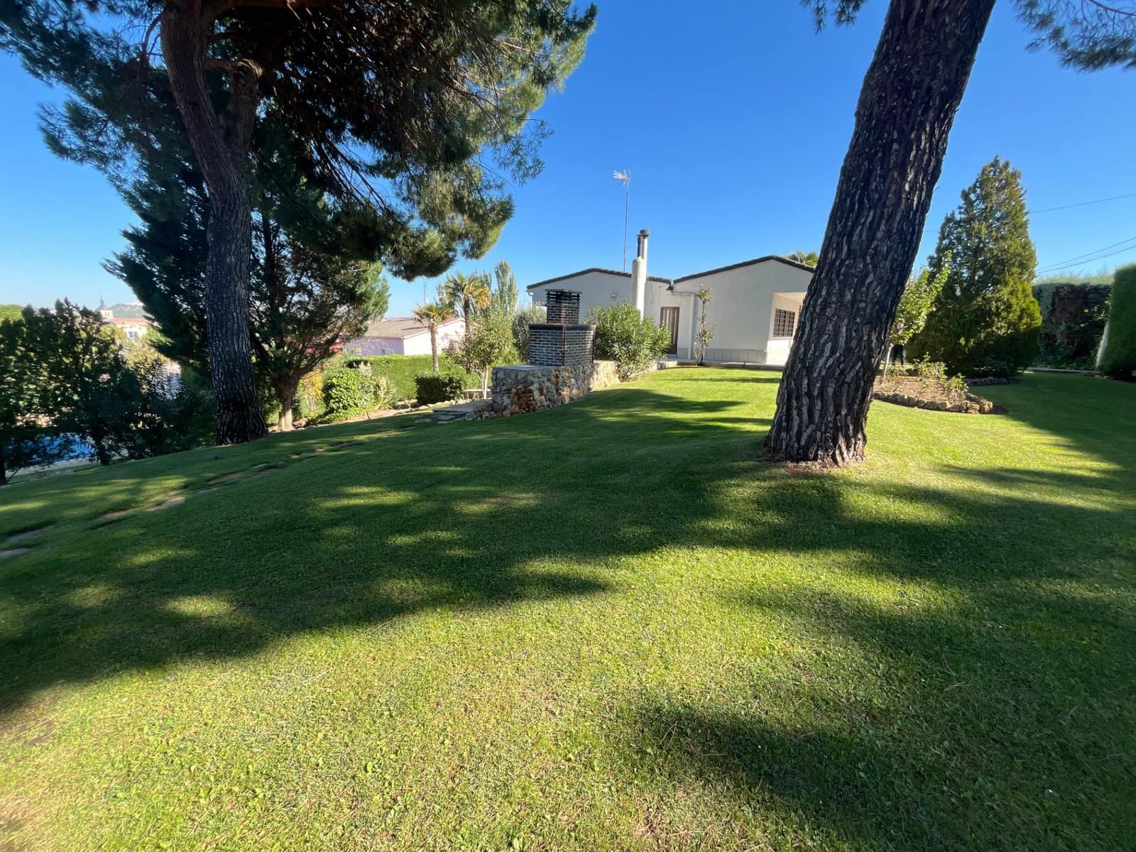 Chalet de 6 habitaciones en Tudela de Duero en venta con piscina garaje - 620.000 € (Ref: 10184853)