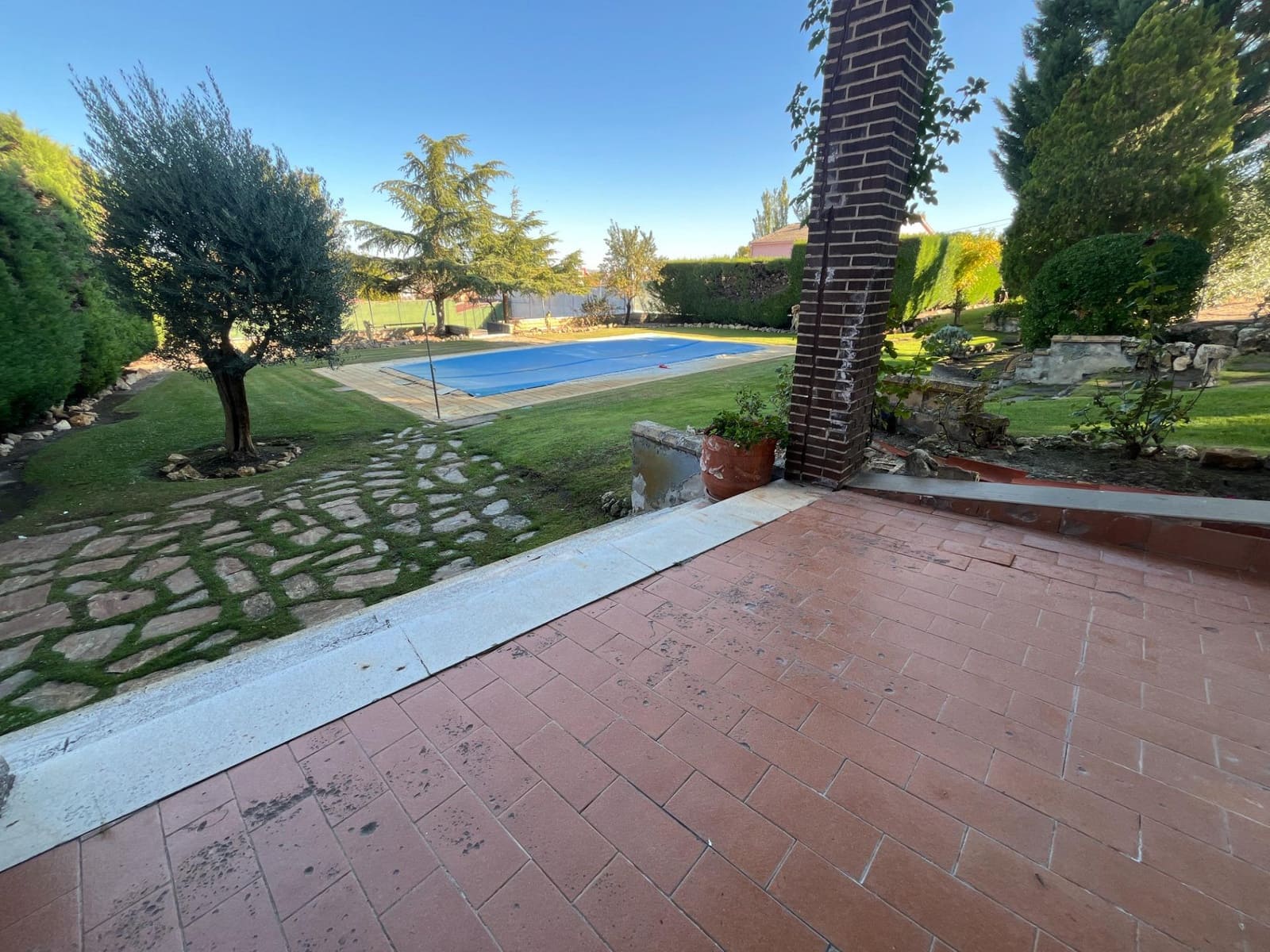 Chalet de 6 habitaciones en Tudela de Duero en venta con piscina garaje - 620.000 € (Ref: 10184853)
