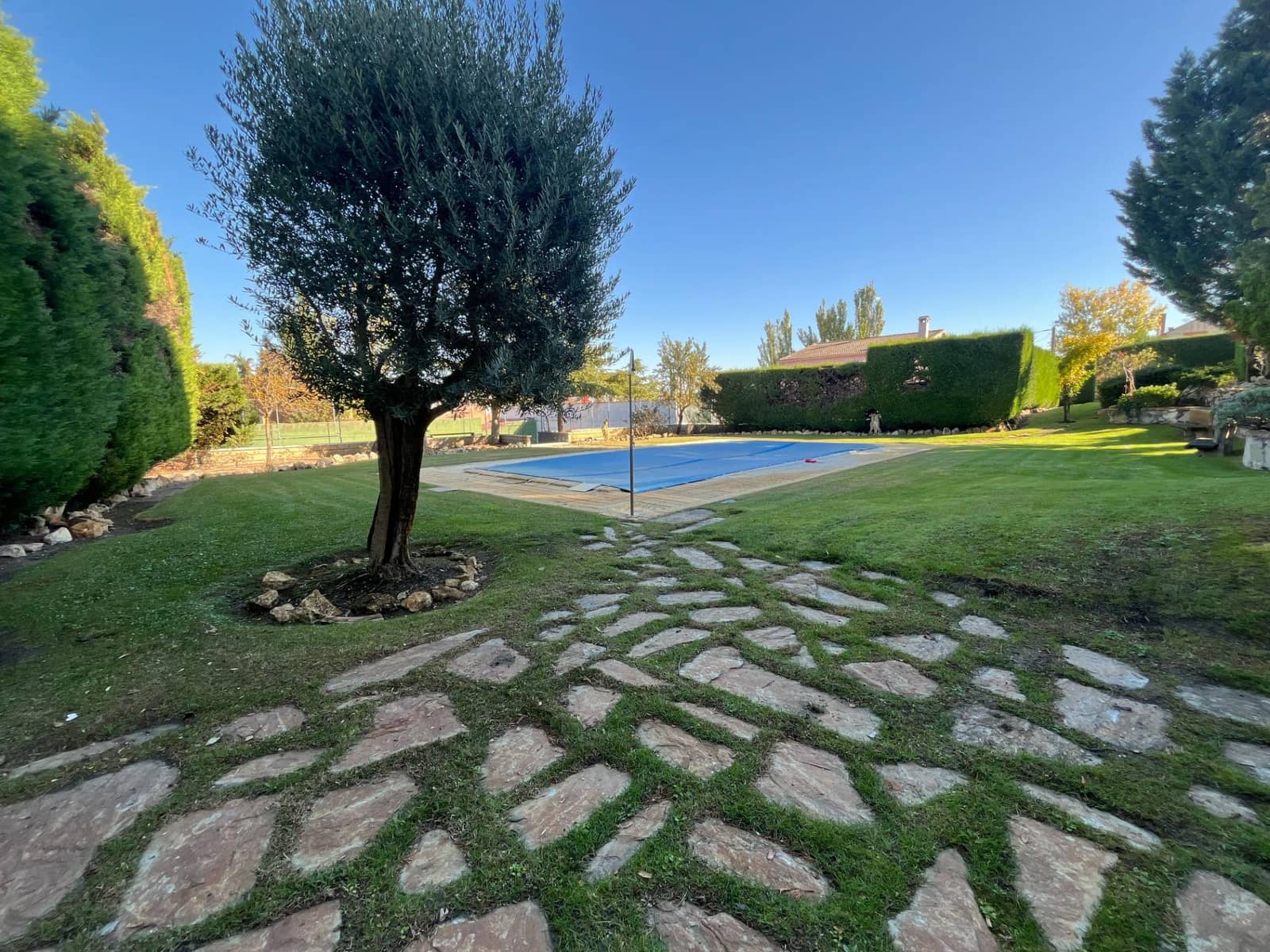 Chalet de 6 habitaciones en Tudela de Duero en venta con piscina garaje - 620.000 € (Ref: 10184853)