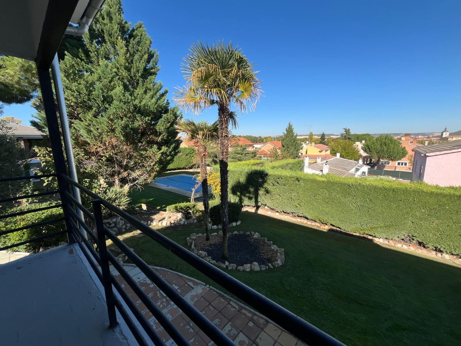 Chalet de 6 habitaciones en Tudela de Duero en venta con piscina garaje - 620.000 € (Ref: 10184853)