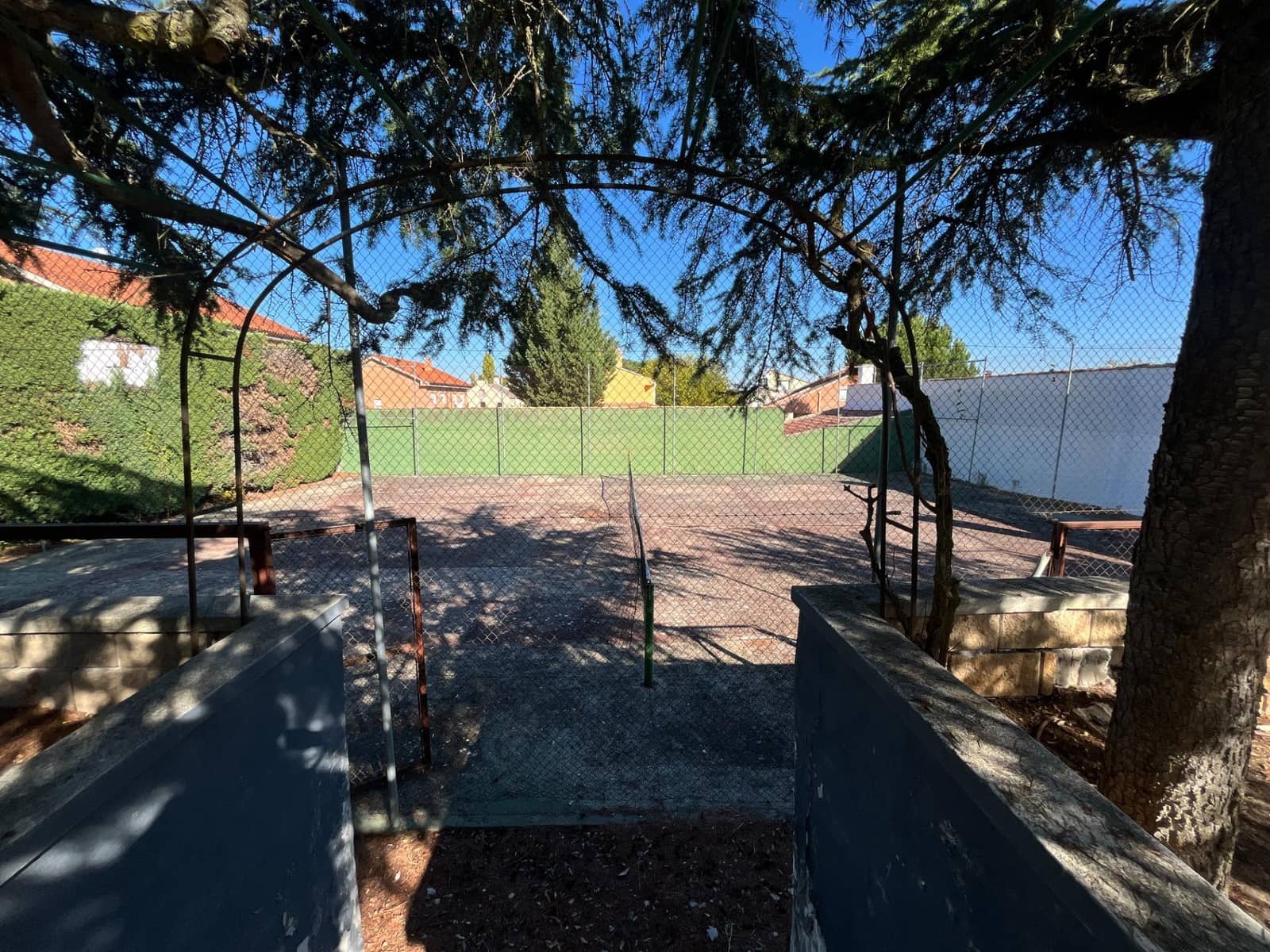 Chalet de 6 habitaciones en Tudela de Duero en venta con piscina garaje - 620.000 € (Ref: 10184853)