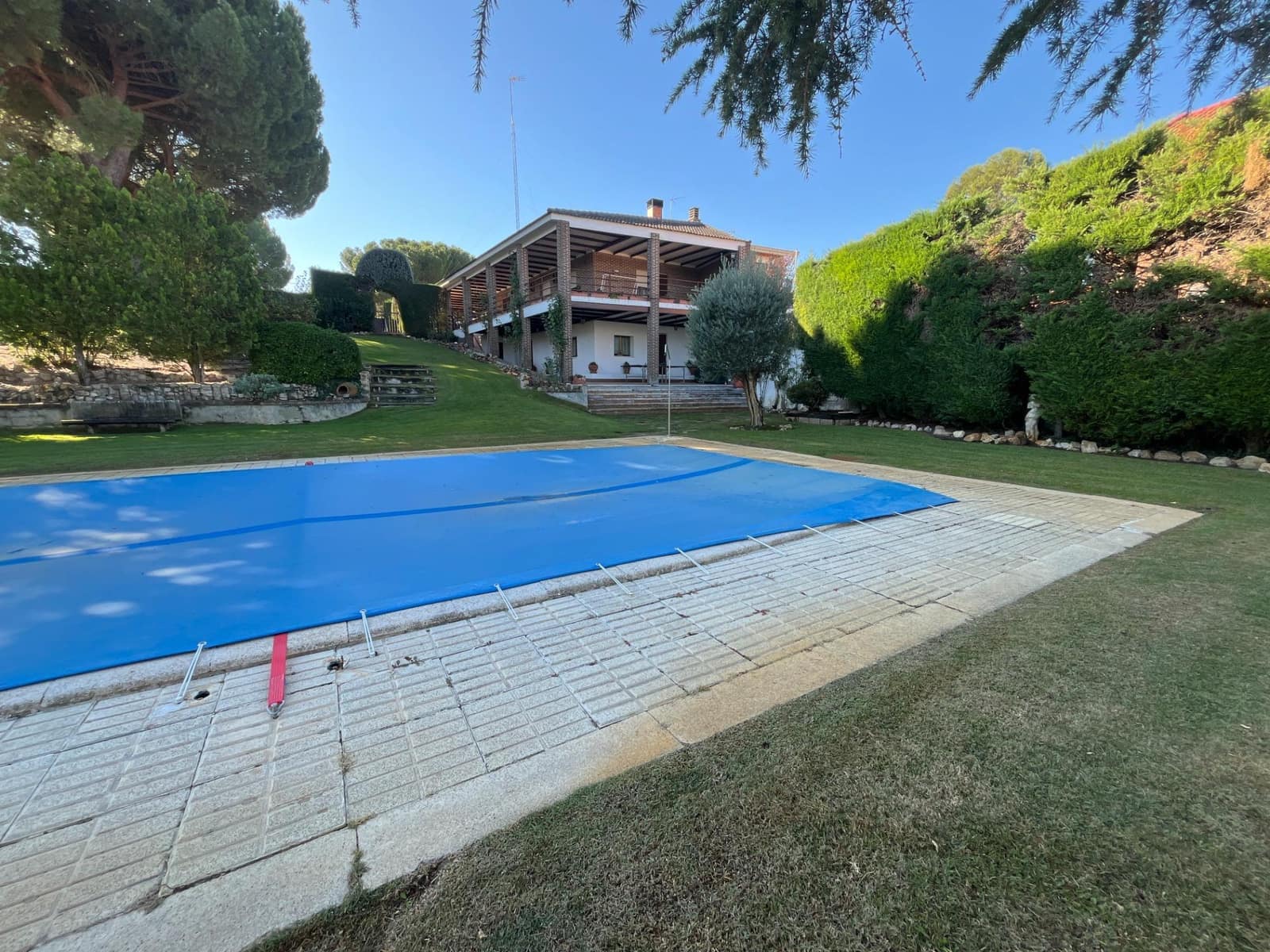 Chalet de 6 habitaciones en Tudela de Duero en venta con piscina garaje - 620.000 € (Ref: 10184853)