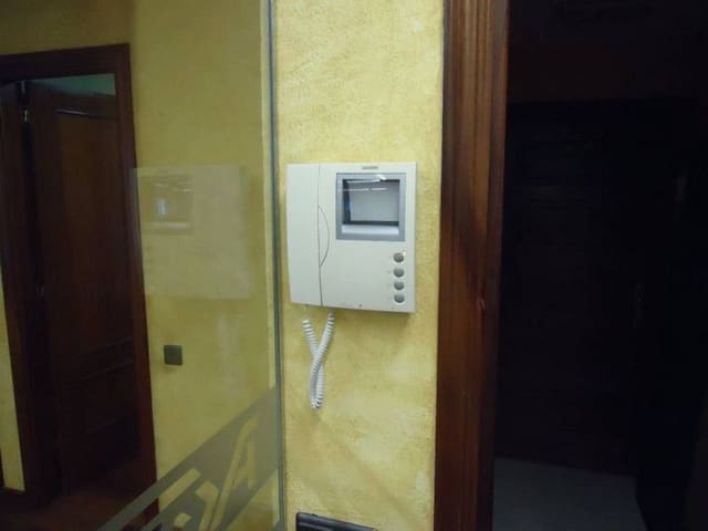 Toimisto myytävänä paikassa Las Palmas de Gran Canaria mukana 
autotalli - 420 000 € (Ref: 9119159)