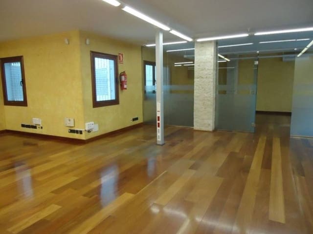 Toimisto myytävänä paikassa Las Palmas de Gran Canaria mukana 
autotalli - 420 000 € (Ref: 9119159)