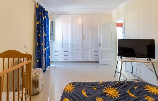 4 bedroom Villa for sale in Arinaga, Agüimes with garage - € 475,000 (Ref: 9119162)