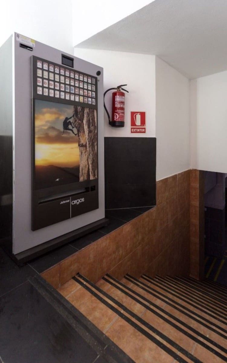 Commercieel te koop in Las Palmas de Gran Canaria - € 528.000 (Ref: 9119163)