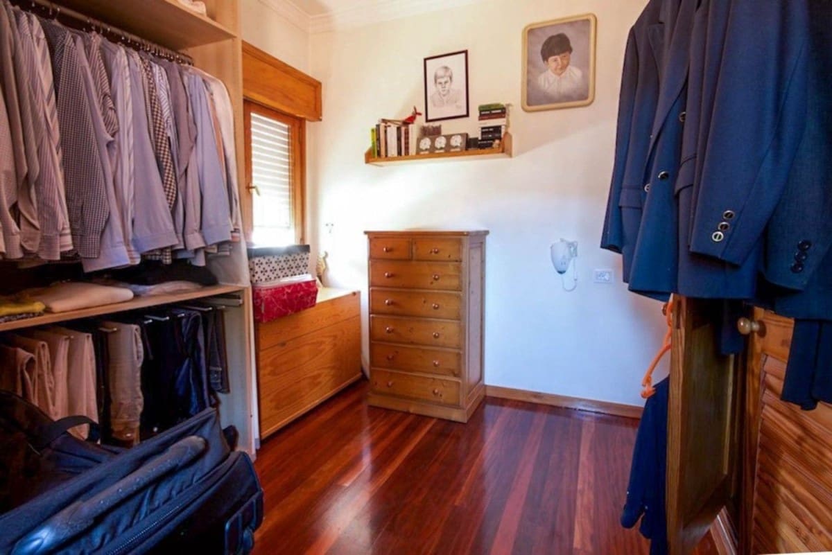 4 bedroom Villa for sale in Santa Brigida with garage - € 945,000 (Ref: 9119164)