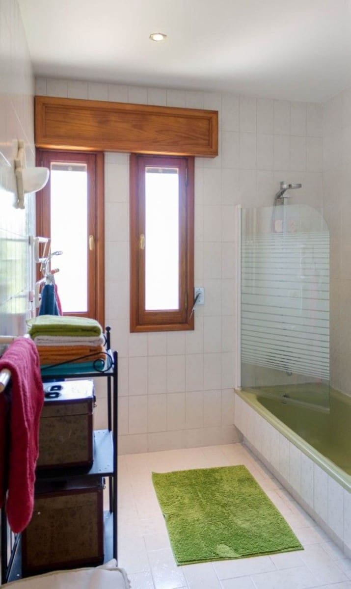 4 bedroom Villa for sale in Santa Brigida with garage - € 945,000 (Ref: 9119164)