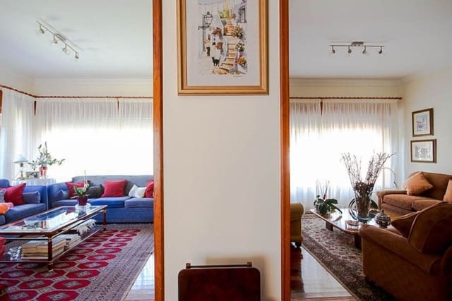 4 soveværelse Villa til salg i Santa Brígida med garage - € 945.000 (Ref: 9119164)