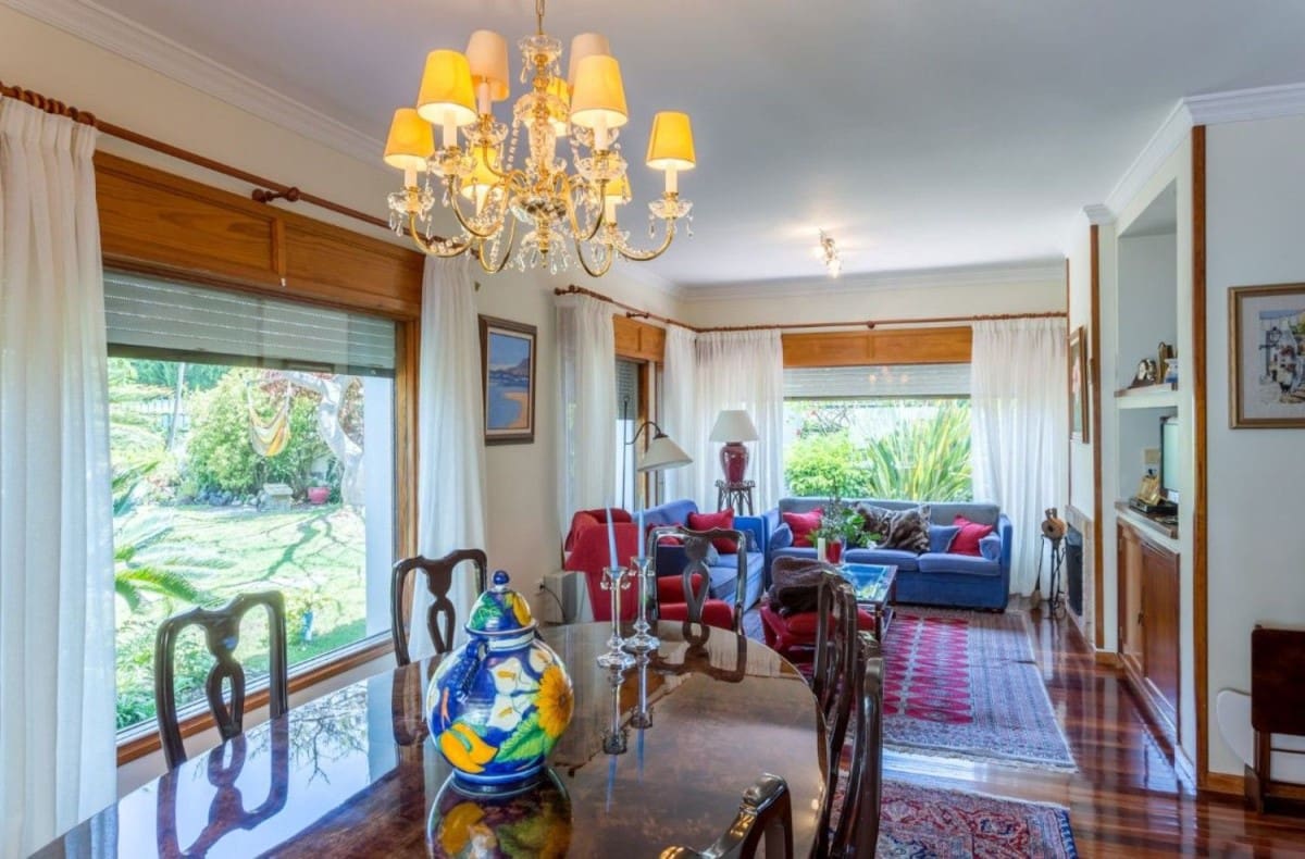 4 bedroom Villa for sale in Santa Brigida with garage - € 945,000 (Ref: 9119164)