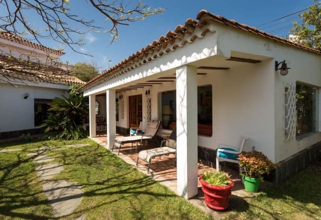 4 bedroom Villa for sale in Santa Brígida with garage - € 945,000 (Ref: 9119164)