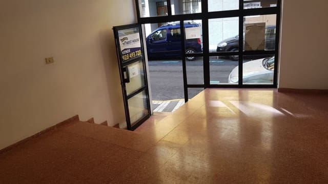 Commercial for rent in Las Palmas de Gran Canaria - € 850 (Ref: 9119181)