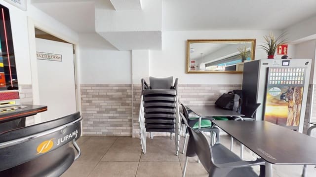 Commercial for sale in San Bartolomé de Tirajana - € 149,000 (Ref: 9119182)