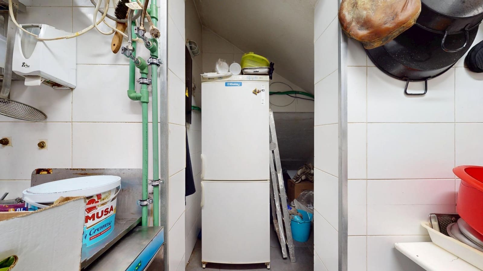 Kaupallinen myytävänä paikassa San Bartolome de Tirajana - 149 000 € (Ref: 9119182)