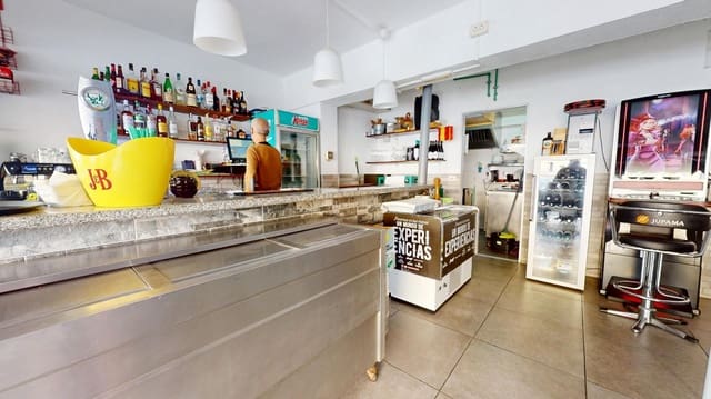 Commercial for sale in San Bartolomé de Tirajana - € 149,000 (Ref: 9119182)