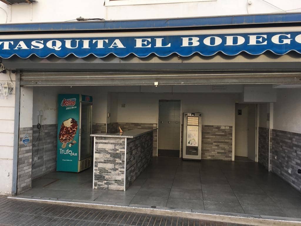 Kaupallinen myytävänä paikassa San Bartolome de Tirajana - 149 000 € (Ref: 9119182)