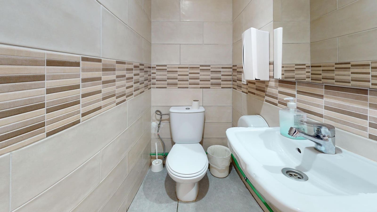 Kaupallinen myytävänä paikassa San Bartolome de Tirajana - 149 000 € (Ref: 9119182)