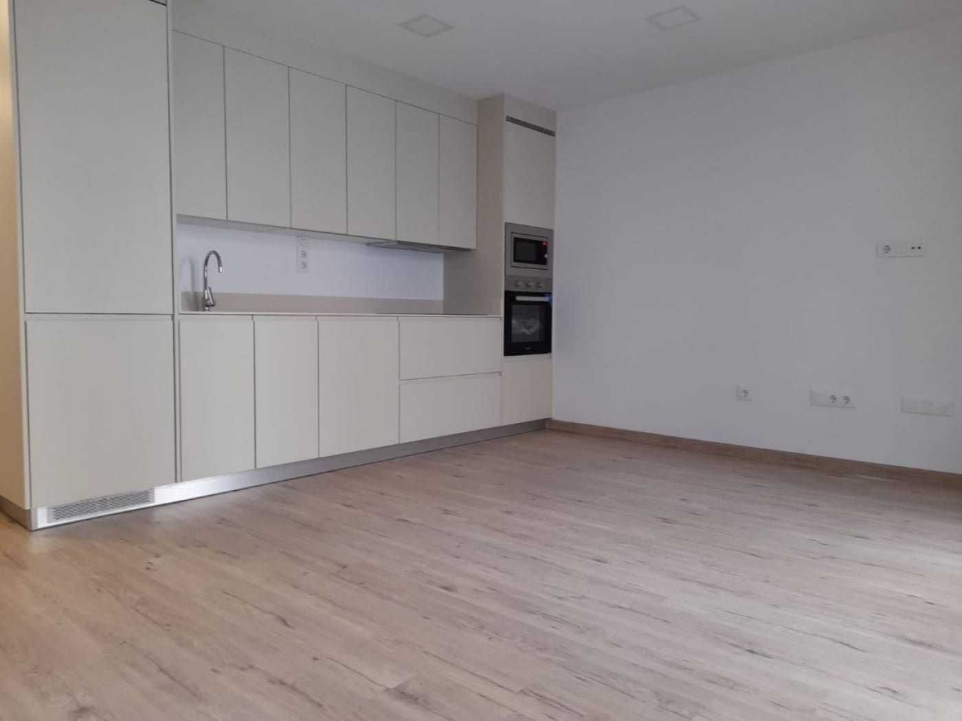 1 soverom Leilighet til leie i Las Palmas de Gran Canaria - € 900 (Ref: 9119188)