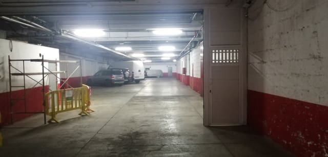 Commercial for sale in Playa del Inglés, San Bartolomé de Tirajana - € 400,000 (Ref: 9119190)