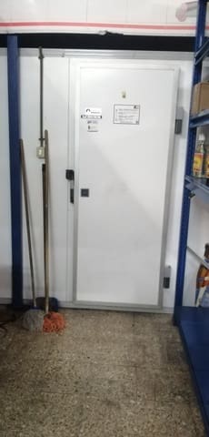 Commercial for sale in Playa del Inglés, San Bartolomé de Tirajana - € 400,000 (Ref: 9119190)