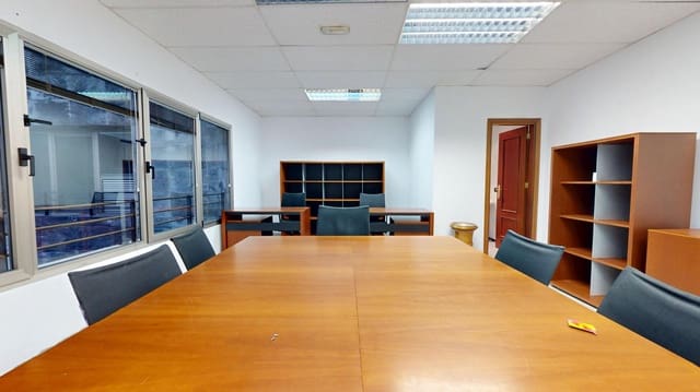 Office for sale in Las Palmas de Gran Canaria - € 120,000 (Ref: 9119197)