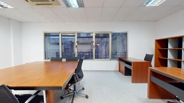 Office for sale in Las Palmas de Gran Canaria - € 120,000 (Ref: 9119197)