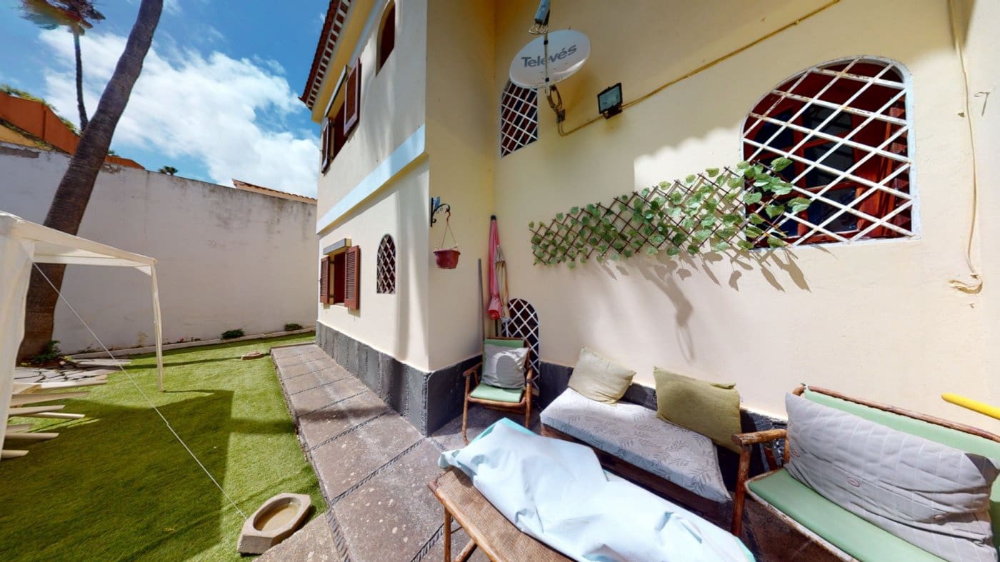 7 soveværelse Villa til salg i Las Palmas de Gran Canaria - € 735.000 (Ref: 9119202)