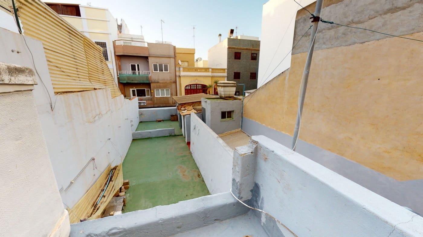 Ruine zu verkaufen in Las Palmas de Gran Canaria - 372.000 € (Ref: 9119205)