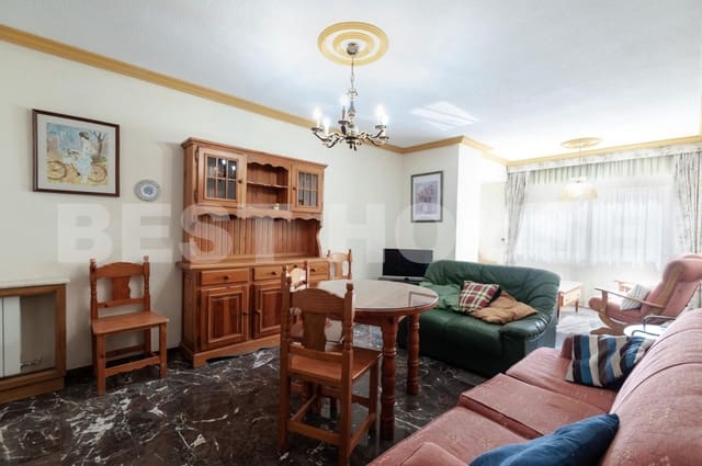 3 soveværelse Lejlighed til salg i Jaén by med garage - € 200.000 (Ref: 9119220)