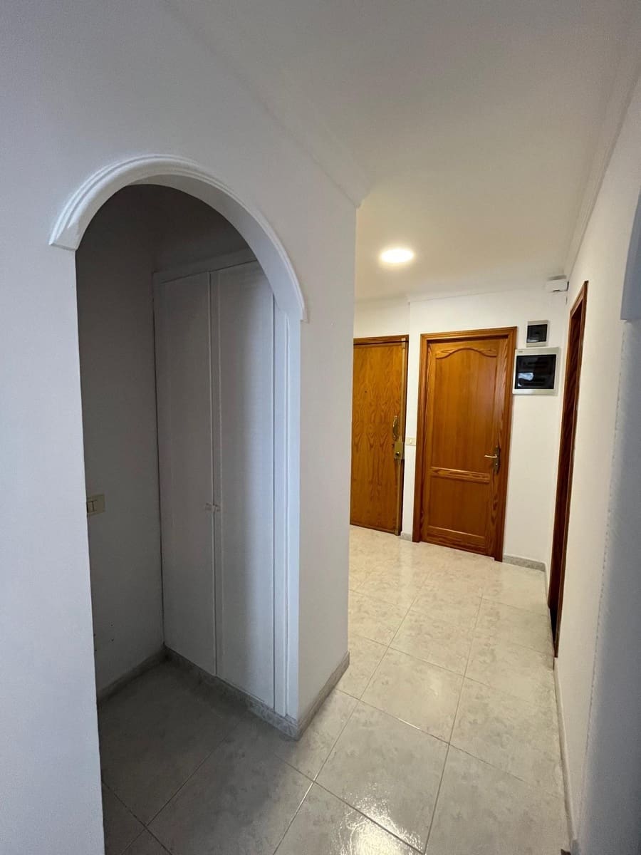 2 soveværelse Lejlighed til leje i Las Palmas de Gran Canaria - € 1.500 (Ref: 9119230)