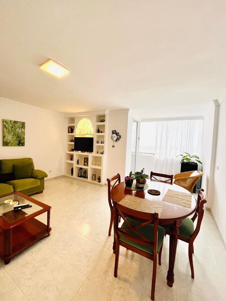 2 soveværelse Lejlighed til leje i Las Palmas de Gran Canaria - € 1.500 (Ref: 9119230)