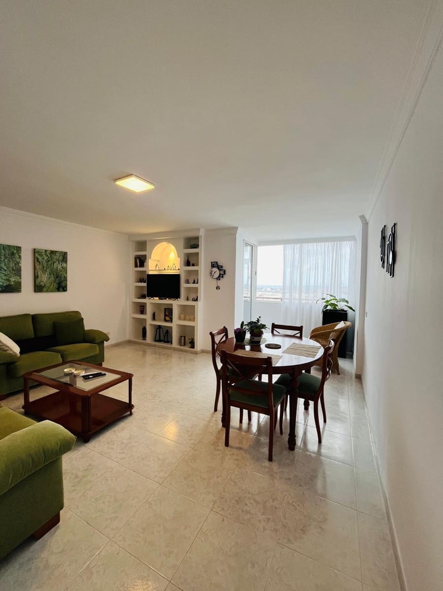 2 soveværelse Lejlighed til leje i Las Palmas de Gran Canaria - € 1.500 (Ref: 9119230)