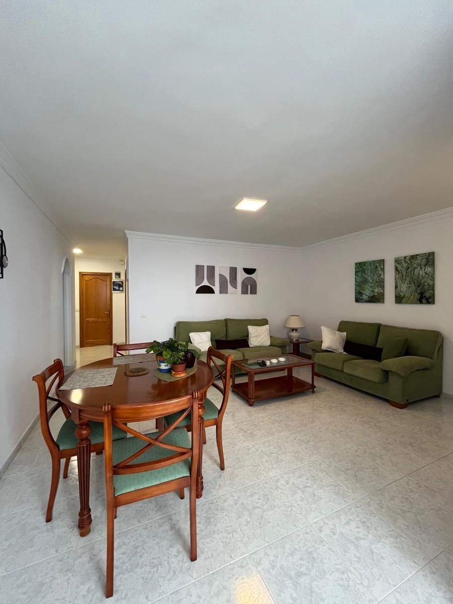 2 soveværelse Lejlighed til leje i Las Palmas de Gran Canaria - € 1.500 (Ref: 9119230)