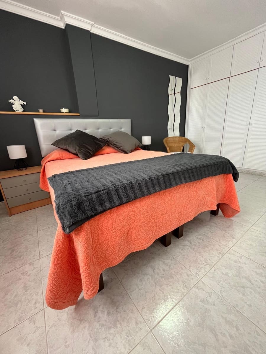 2 soveværelse Lejlighed til leje i Las Palmas de Gran Canaria - € 1.500 (Ref: 9119230)