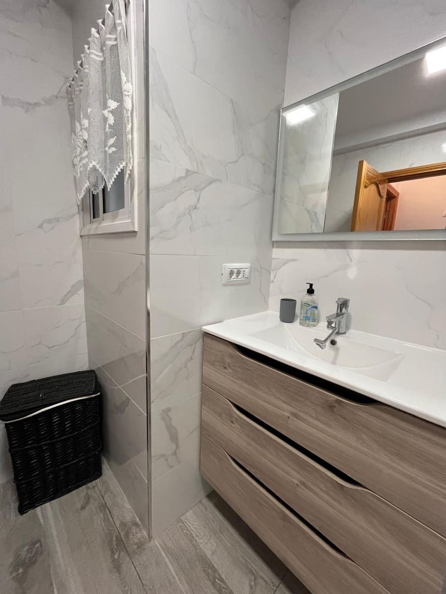 2 soveværelse Lejlighed til leje i Las Palmas de Gran Canaria - € 1.500 (Ref: 9119230)