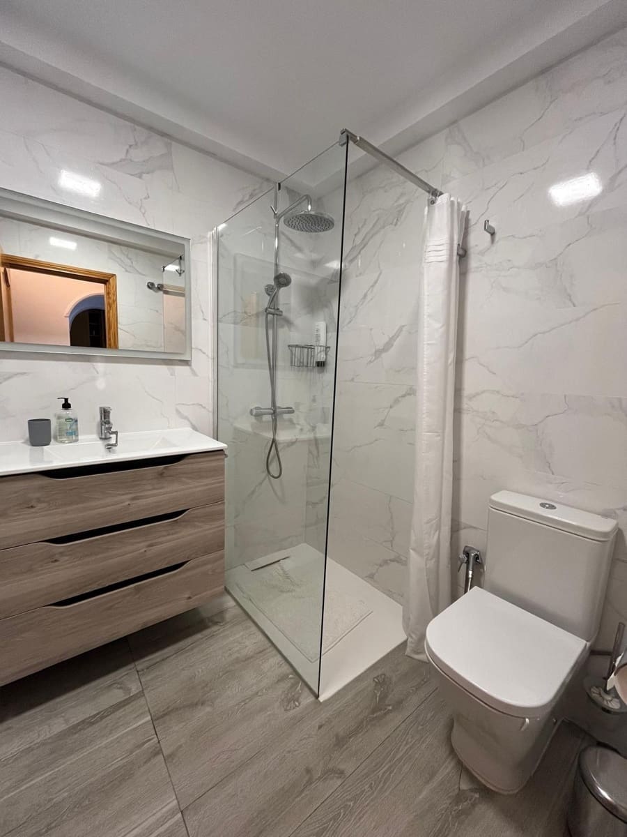 2 soveværelse Lejlighed til leje i Las Palmas de Gran Canaria - € 1.500 (Ref: 9119230)