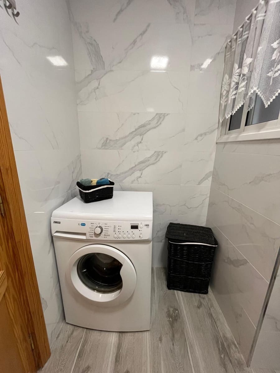 2 soveværelse Lejlighed til leje i Las Palmas de Gran Canaria - € 1.500 (Ref: 9119230)