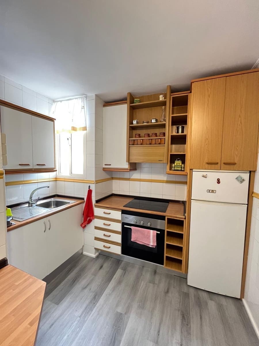 2 soveværelse Lejlighed til leje i Las Palmas de Gran Canaria - € 1.500 (Ref: 9119230)