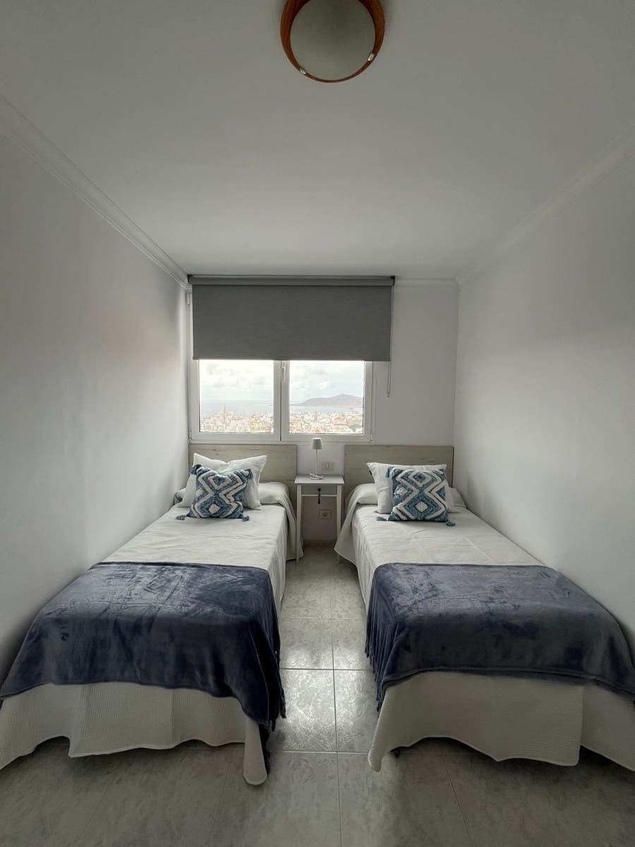 2 soveværelse Lejlighed til leje i Las Palmas de Gran Canaria - € 1.500 (Ref: 9119230)