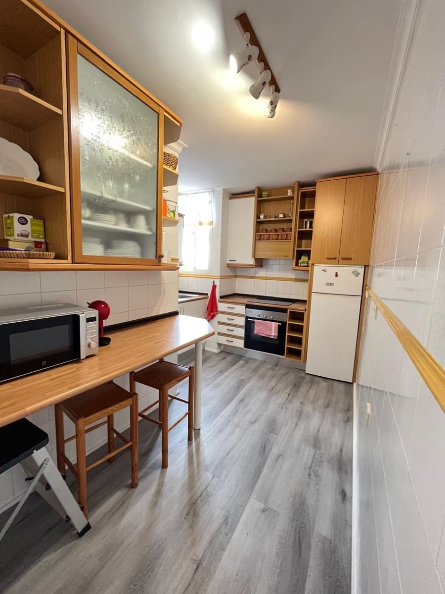 2 soveværelse Lejlighed til leje i Las Palmas de Gran Canaria - € 1.500 (Ref: 9119230)