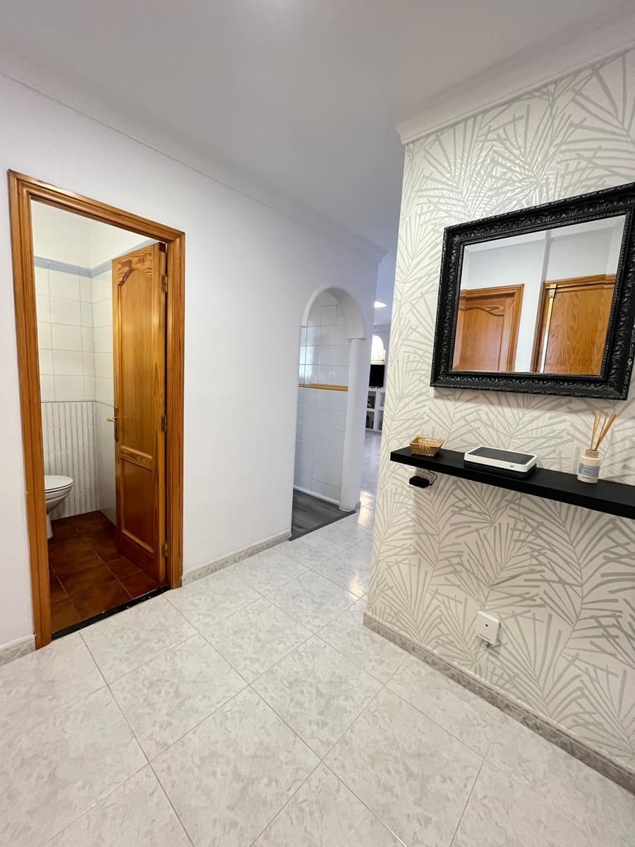 2 soveværelse Lejlighed til leje i Las Palmas de Gran Canaria - € 1.500 (Ref: 9119230)