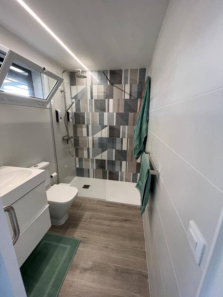 1 Zimmer Bungalow zu vermieten in Sonneland mit Pool - 1.400 € (Ref: 9119231)