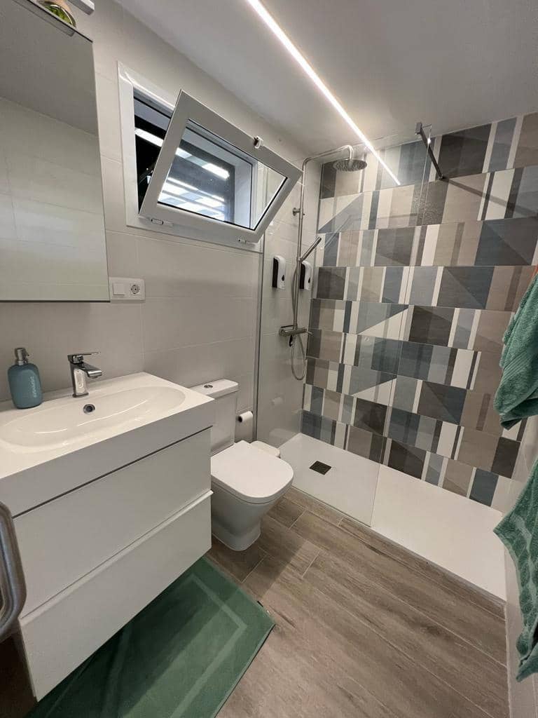 1 Zimmer Bungalow zu vermieten in Sonneland mit Pool - 1.400 € (Ref: 9119231)