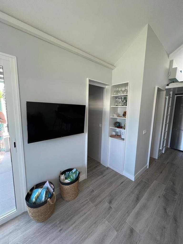 1 Zimmer Bungalow zu vermieten in Sonneland mit Pool - 1.400 € (Ref: 9119231)