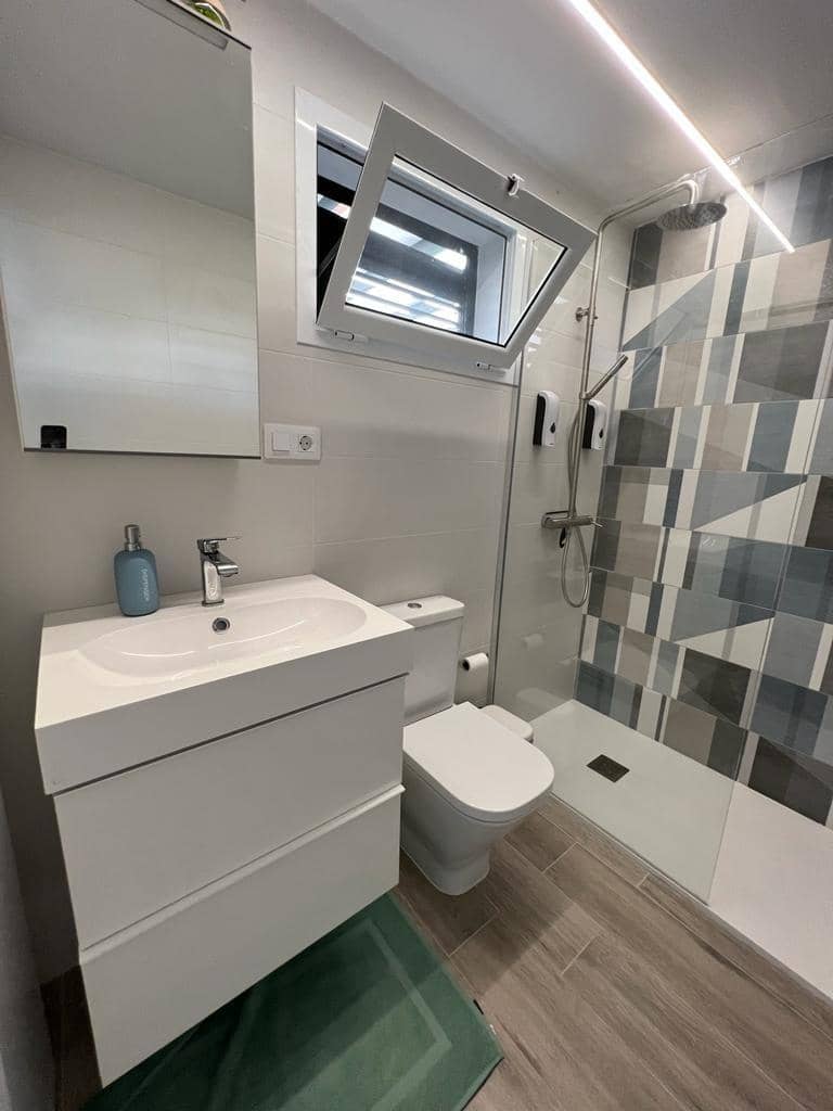 1 Zimmer Bungalow zu vermieten in Sonneland mit Pool - 1.400 € (Ref: 9119231)